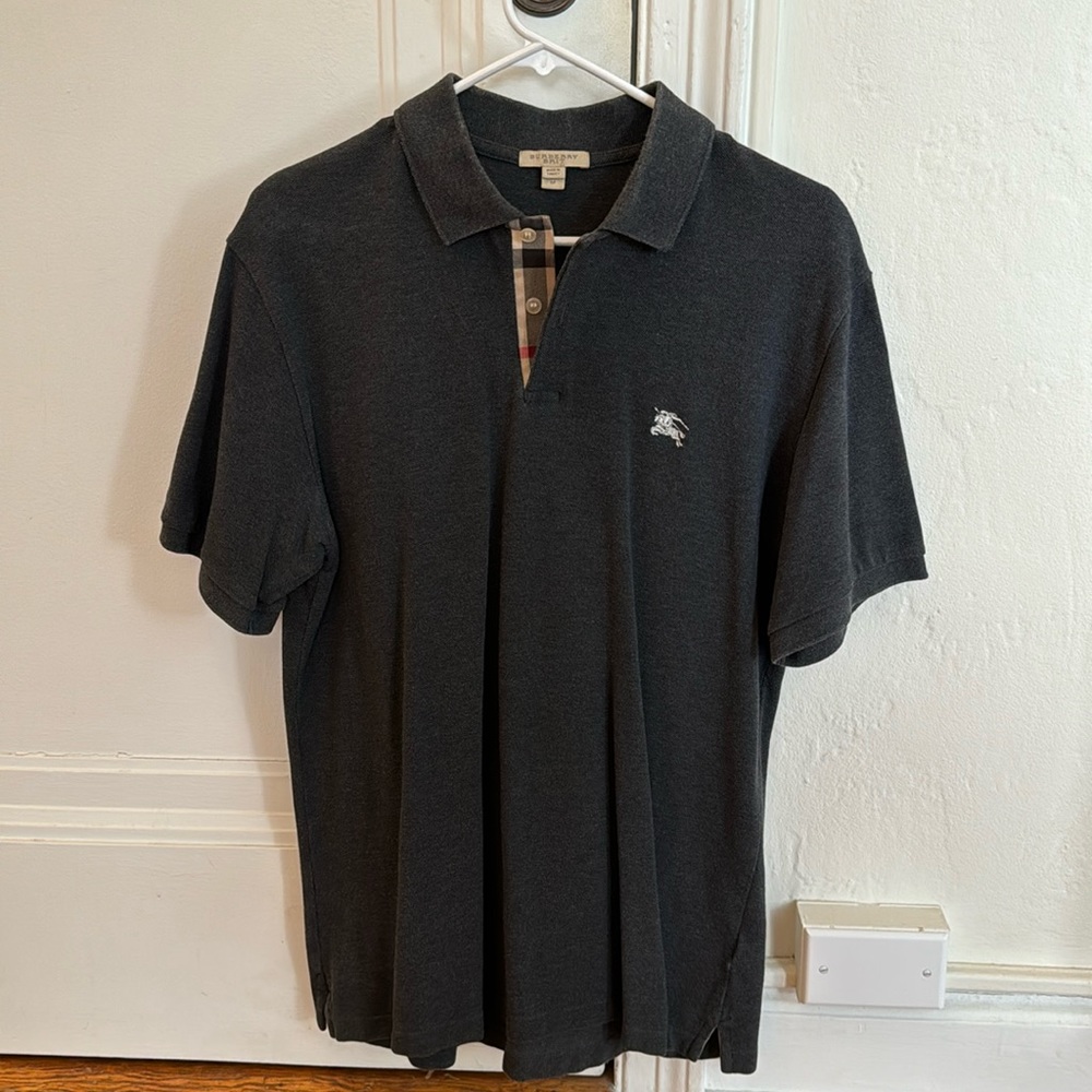 Burberry Classic Print Gray Polo size Medium.